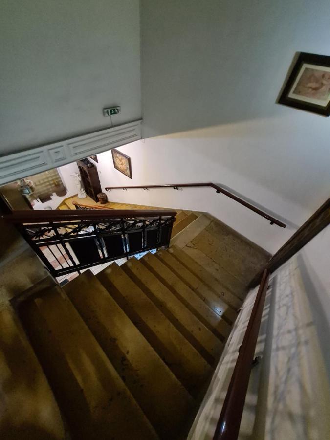 לימסול Metropole Hotel מראה חיצוני תמונה